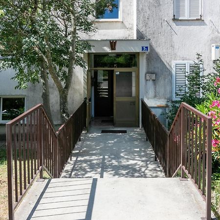 Apartment Pek Цриквеница Экстерьер фото